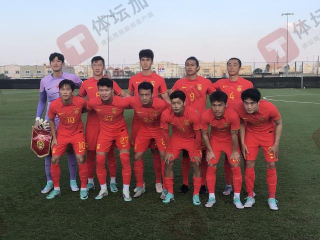 乐鱼体育全站-张玉宁戴帽谢鹏飞三助攻 国足末仗热身六球大胜