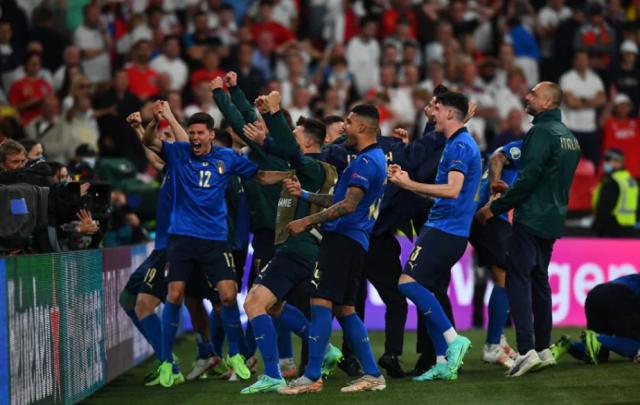 意大利冠军团队评分：满分送给曼奇尼和伟大的他