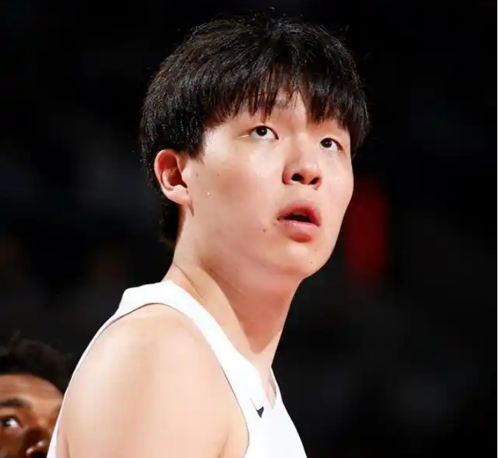 乐鱼体育全站-梦幻半场！杨瀚森8中8轰17+3+2+1 弹无虚发无可阻挡